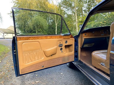 Lot 7 - 1971 Rolls-Royce Corniche Saloon