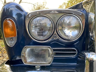 Lot 7 - 1971 Rolls-Royce Corniche Saloon