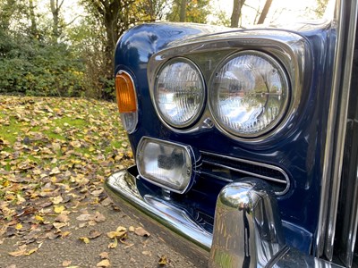 Lot 7 - 1971 Rolls-Royce Corniche Saloon