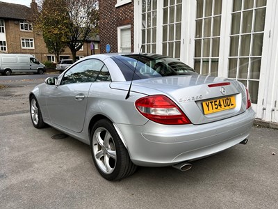Lot 7 - 2004 Mercedes-Benz SLK 350