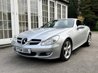 Lot 7 - 2004 Mercedes-Benz SLK 350