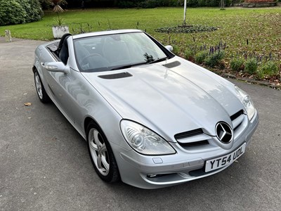 Lot 7 - 2004 Mercedes-Benz SLK 350