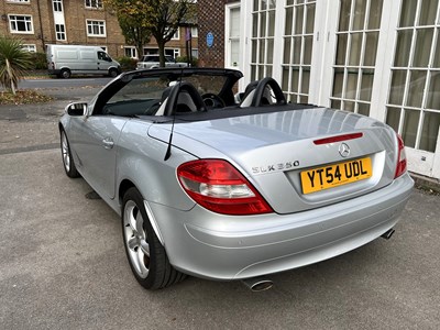 Lot 7 - 2004 Mercedes-Benz SLK 350