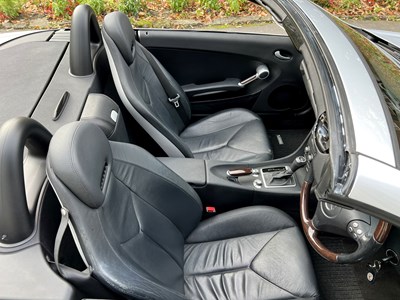 Lot 7 - 2004 Mercedes-Benz SLK 350