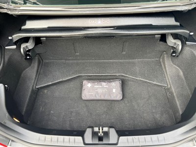 Lot 7 - 2004 Mercedes-Benz SLK 350