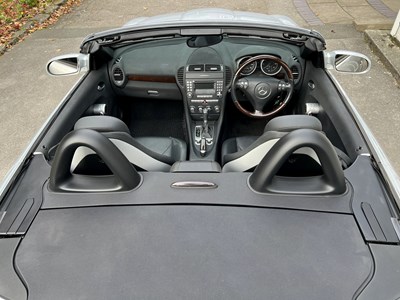 Lot 7 - 2004 Mercedes-Benz SLK 350