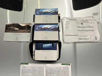 Lot 7 - 2004 Mercedes-Benz SLK 350
