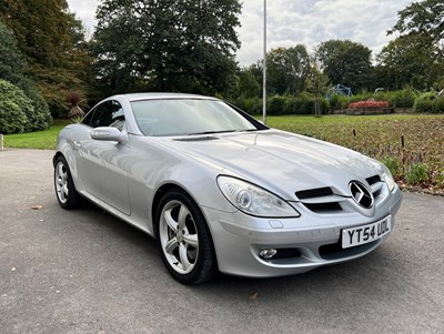 Lot 7 - 2004 Mercedes-Benz SLK 350