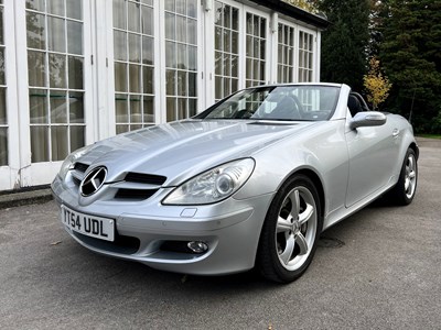 Lot 7 - 2004 Mercedes-Benz SLK 350