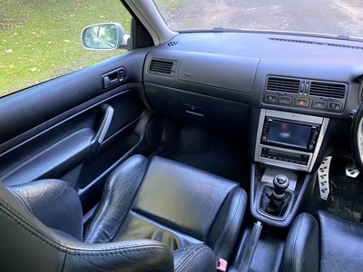 Lot 38 - 2003 Volkswagen Golf R32