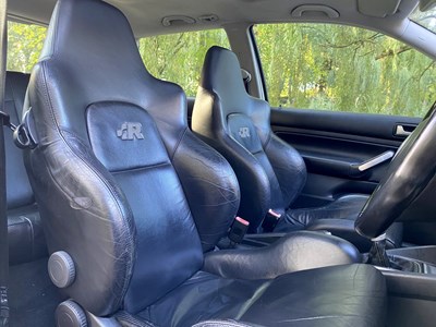 Lot 38 - 2003 Volkswagen Golf R32