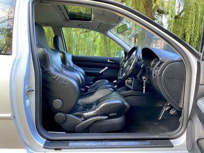 Lot 38 - 2003 Volkswagen Golf R32