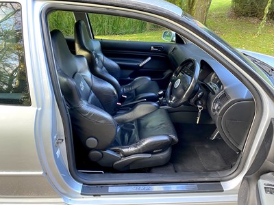 Lot 38 - 2003 Volkswagen Golf R32
