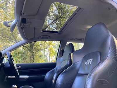 Lot 38 - 2003 Volkswagen Golf R32