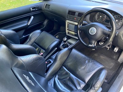 Lot 38 - 2003 Volkswagen Golf R32