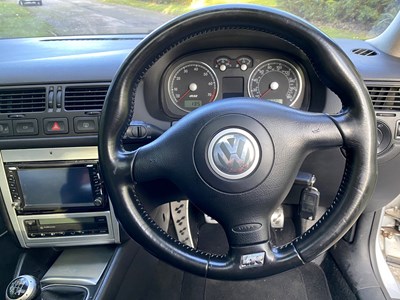 Lot 38 - 2003 Volkswagen Golf R32