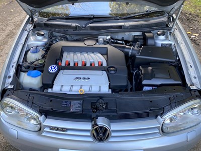 Lot 38 - 2003 Volkswagen Golf R32