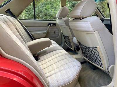 Lot 6 - 1993 Mercedes-Benz 190E 2.6L