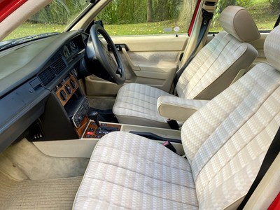 Lot 6 - 1993 Mercedes-Benz 190E 2.6L