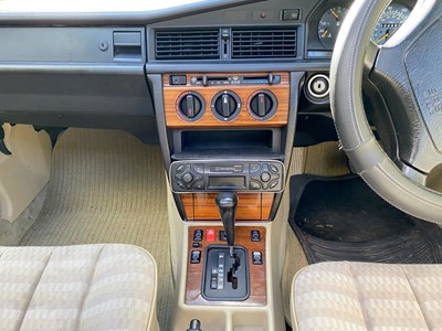 Lot 6 - 1993 Mercedes-Benz 190E 2.6L
