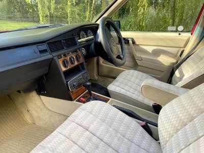 Lot 6 - 1993 Mercedes-Benz 190E 2.6L