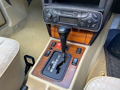 Lot 6 - 1993 Mercedes-Benz 190E 2.6L