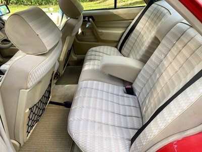 Lot 6 - 1993 Mercedes-Benz 190E 2.6L