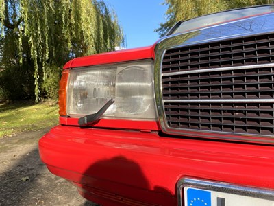 Lot 6 - 1993 Mercedes-Benz 190E 2.6L