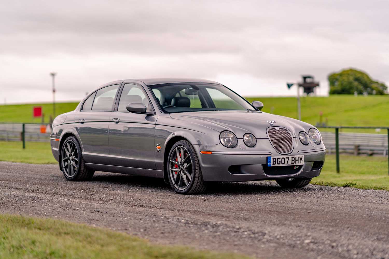 Lot 135 - 2007 Jaguar S-Type R
