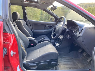 Lot 4 - 1996 Mazda 323F