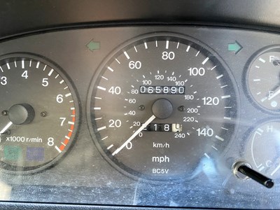 Lot 4 - 1996 Mazda 323F