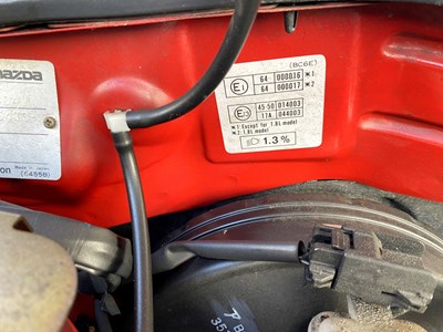 Lot 4 - 1996 Mazda 323F