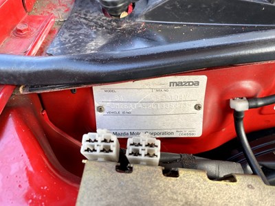Lot 4 - 1996 Mazda 323F
