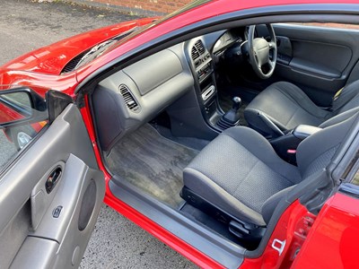 Lot 4 - 1996 Mazda 323F