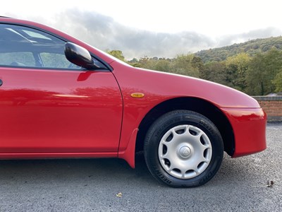 Lot 4 - 1996 Mazda 323F