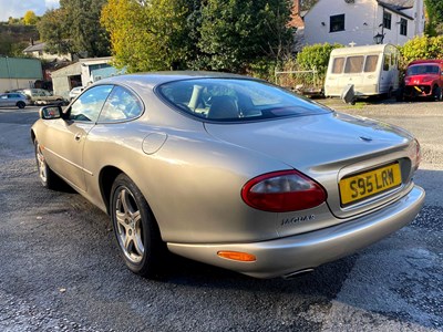Lot 8 - 1998 Jaguar XK8 Coupe