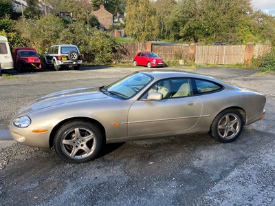 Lot 8 - 1998 Jaguar XK8 Coupe