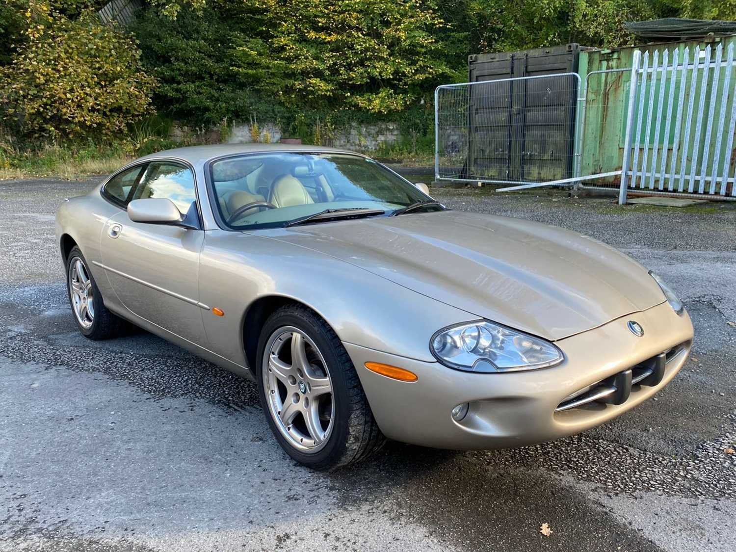 Lot 8 - 1998 Jaguar XK8 Coupe