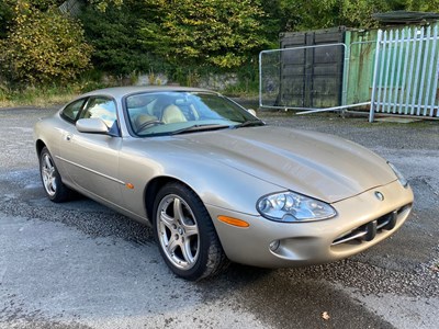 Lot 8 - 1998 Jaguar XK8 Coupe