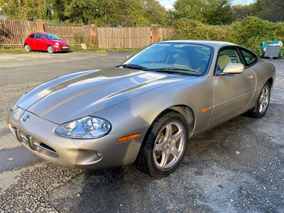 Lot 8 - 1998 Jaguar XK8 Coupe