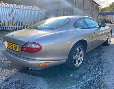 Lot 8 - 1998 Jaguar XK8 Coupe