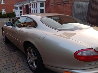 Lot 8 - 1998 Jaguar XK8 Coupe