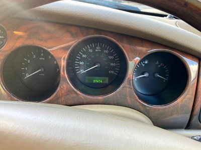 Lot 8 - 1998 Jaguar XK8 Coupe