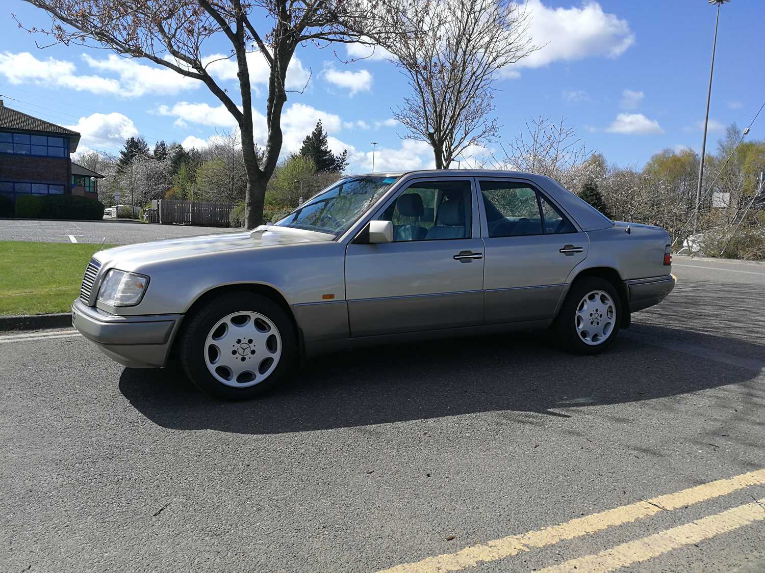 Lot 91 - 1994 Mercedes-Benz E220