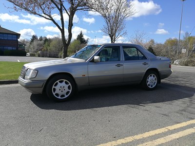 Lot 91 - 1994 Mercedes-Benz E220