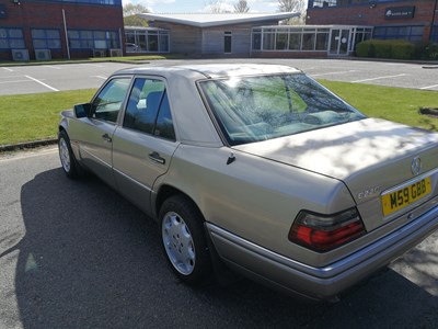 Lot 91 - 1994 Mercedes-Benz E220