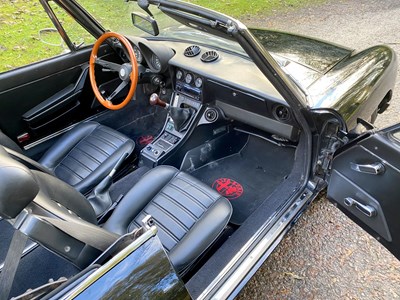 Lot 18 - 1985 Alfa Romeo 2000 Spider Veloce