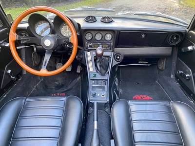 Lot 18 - 1985 Alfa Romeo 2000 Spider Veloce