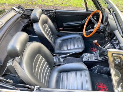 Lot 18 - 1985 Alfa Romeo 2000 Spider Veloce