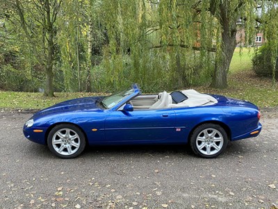 Lot 20 - 1998 Jaguar XK8 Convertible